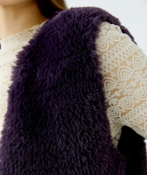 OUI Luxe Faux Fur Vest Mysterioso Plum