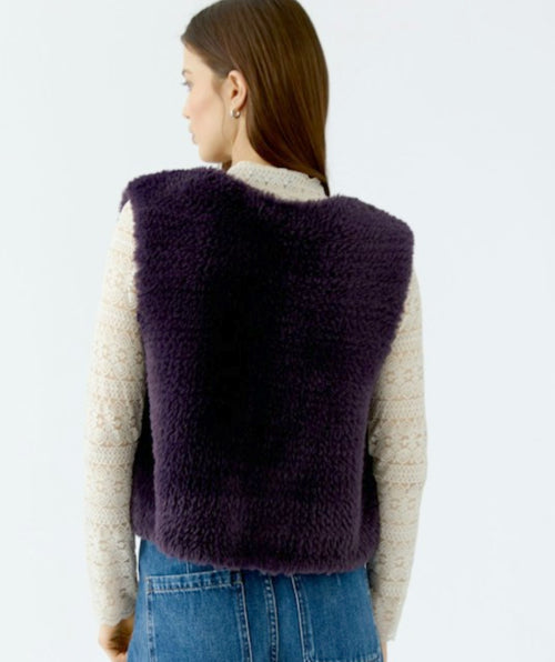 OUI Luxe Faux Fur Vest Mysterioso Plum